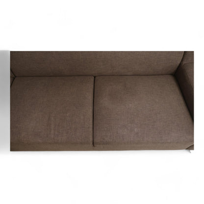Nyrenset | Brun Bolia Seville hjørnesofa i brun tekstil med puff