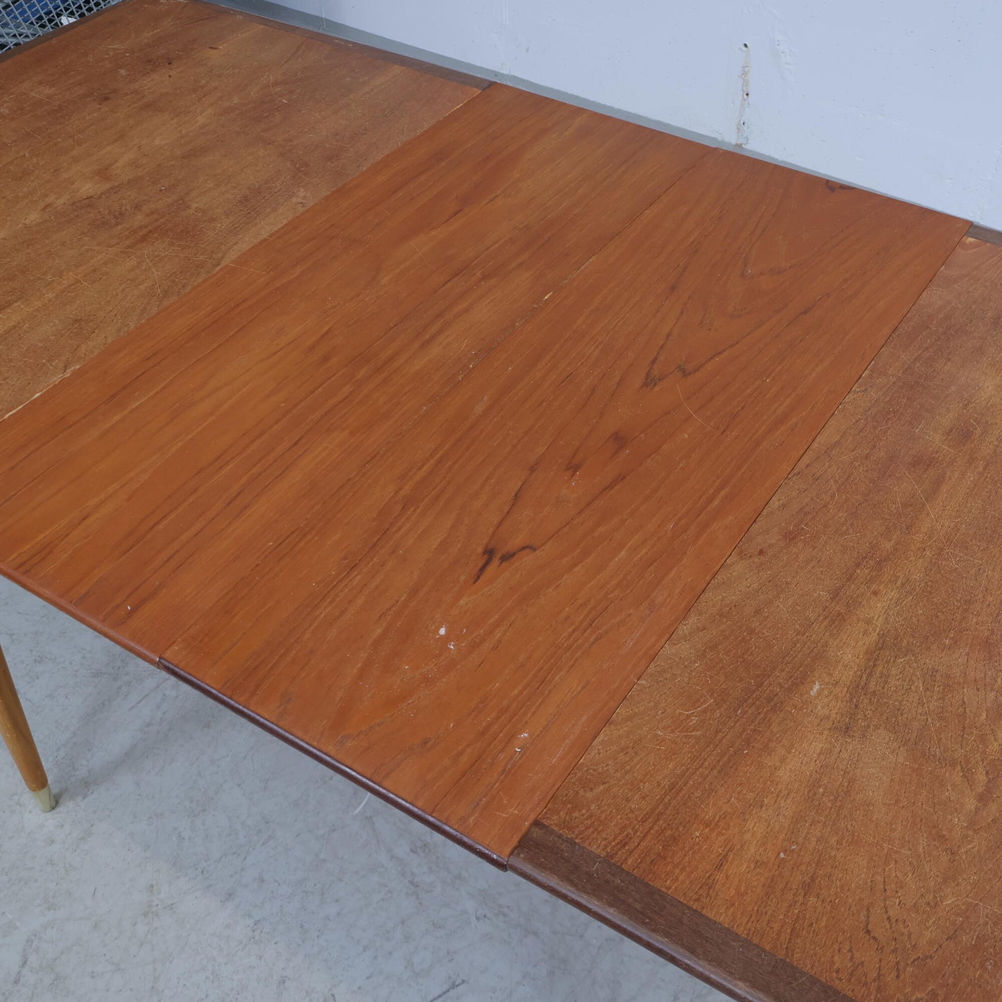 Vintage spisebord i teak med ileggsplater