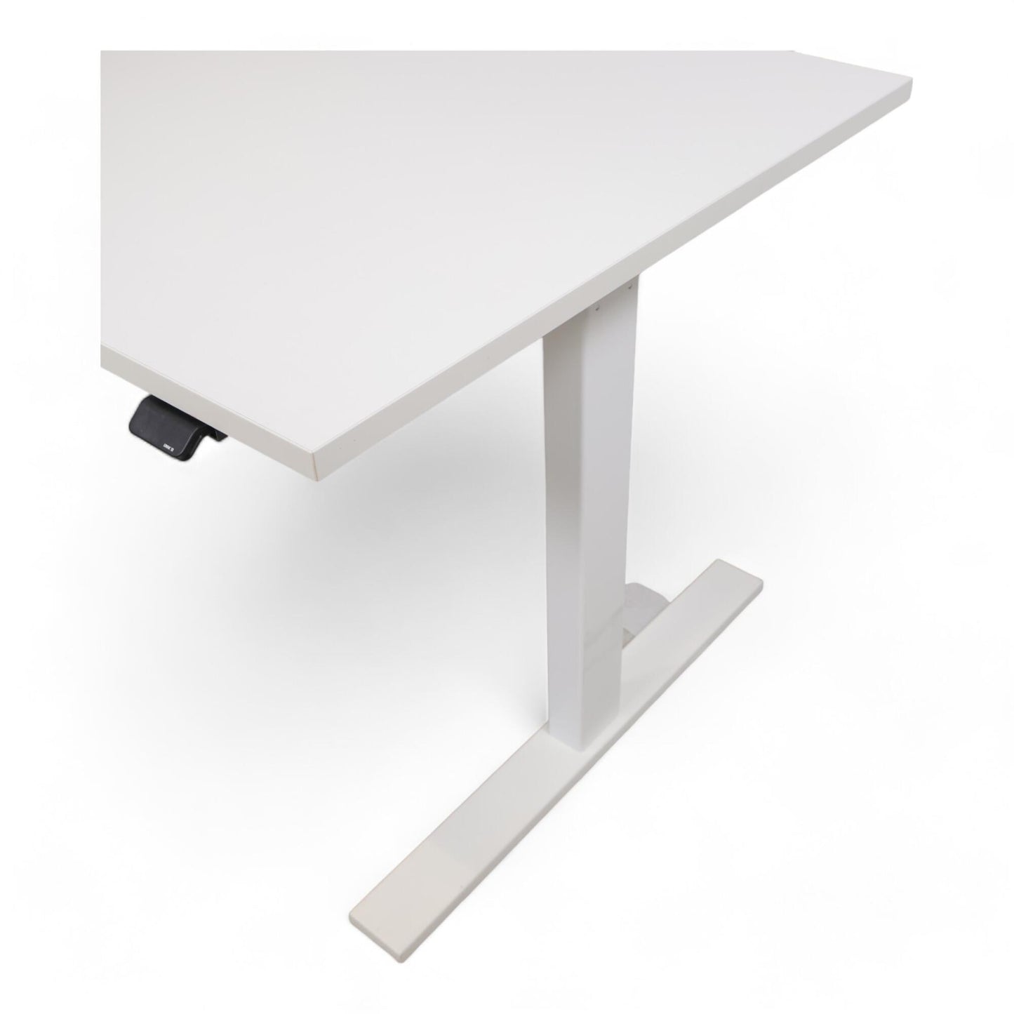 Kvalitetssikret | Helhvit 140x80 cm, Linak elektrisk hev/senk skrivebord, 2018 modell