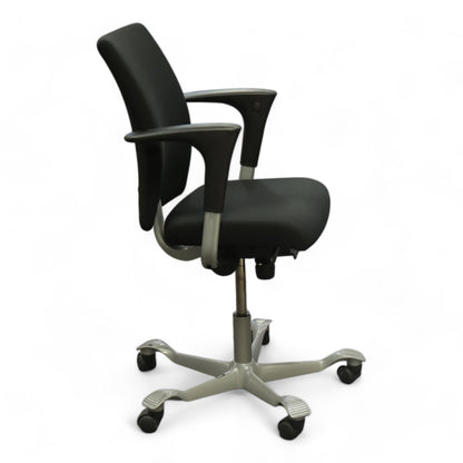 Nyrenset | HÅG H04 4400 svart kontorstol