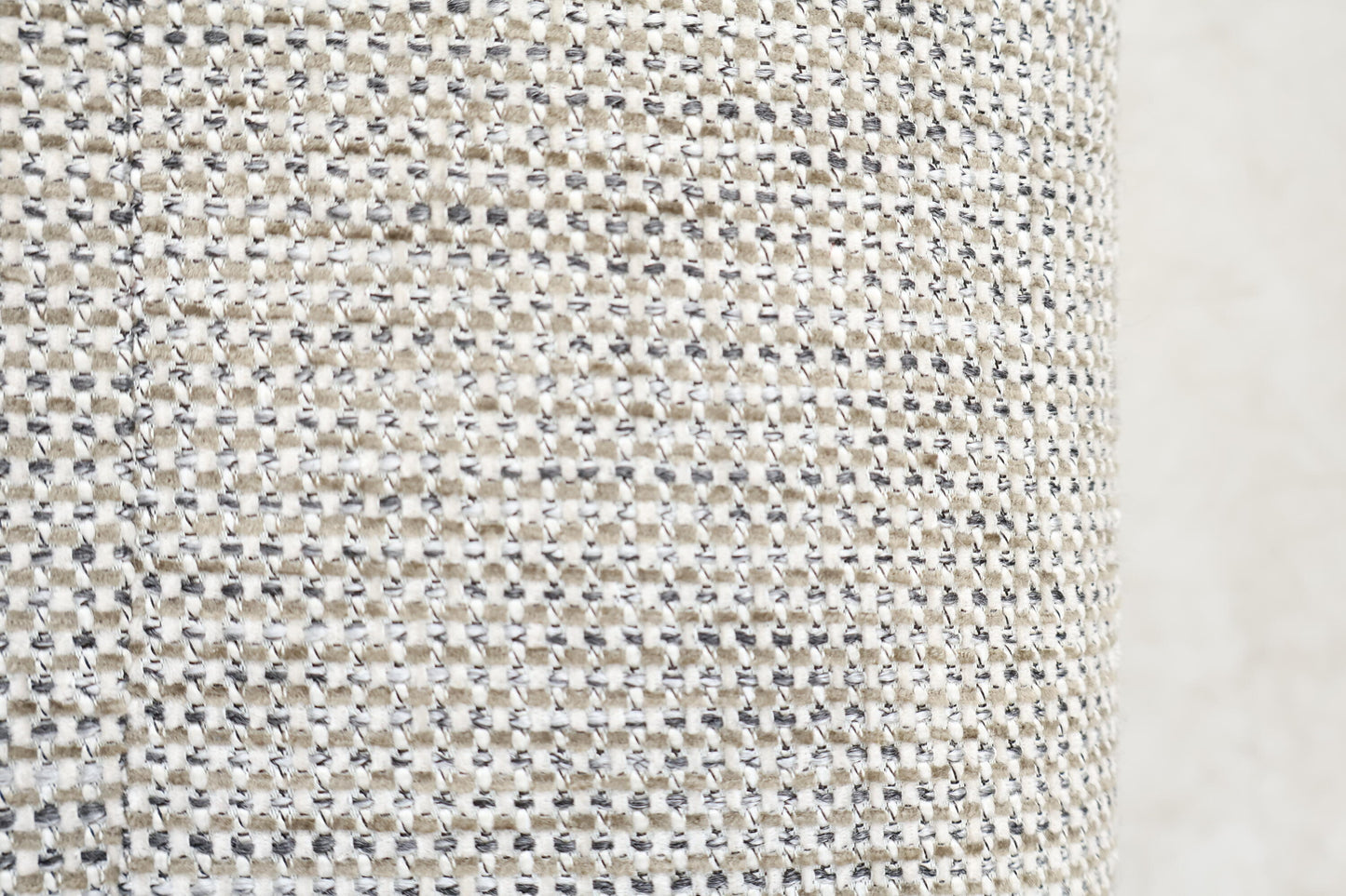Nyrenset | Lys grå Hjort Knudsen elektrisk lenestol med krakk