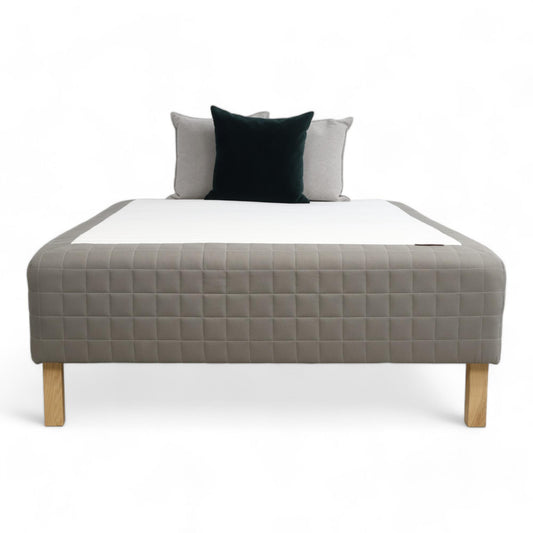 Nyrenset | IKEA Skotterud seng i mørk grå 140x200cm
