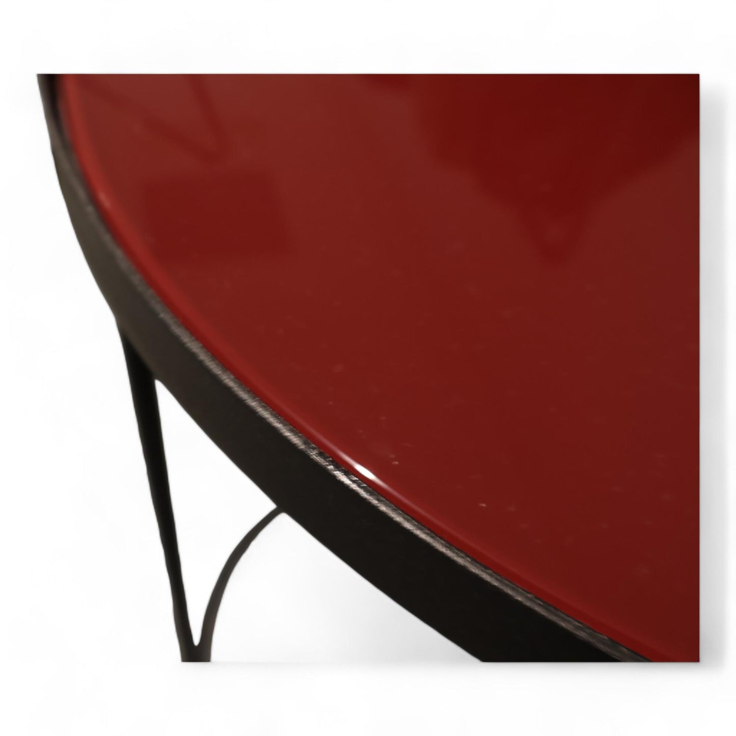Nyrenset | Notre Monde sidebord med rød glassplate