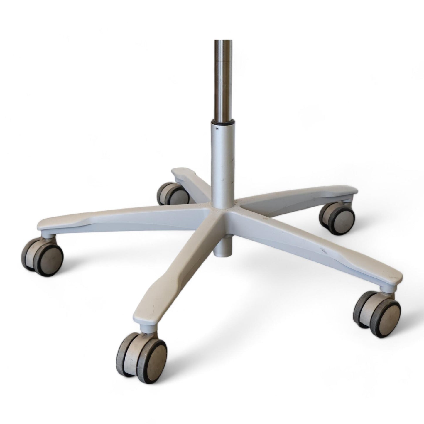 Nyrenset | Kinnarps kontorstol med hjul og armlener