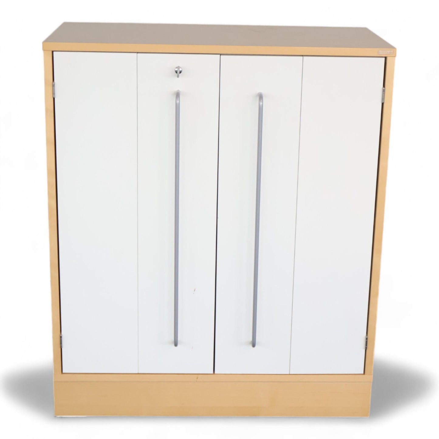 Kvalitetsikret | Horreds låsbare skap i trefarget og hvit