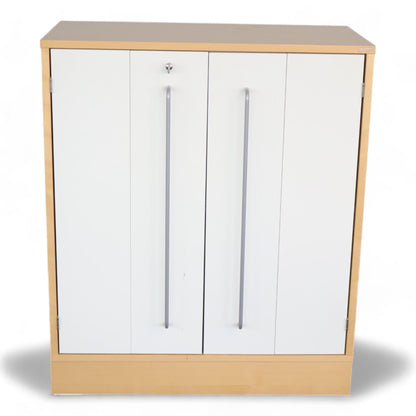 Kvalitetsikret | Horreds låsbare skap i trefarget og hvit