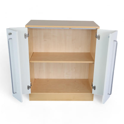 Kvalitetsikret | Horreds låsbare skap i trefarget og hvit