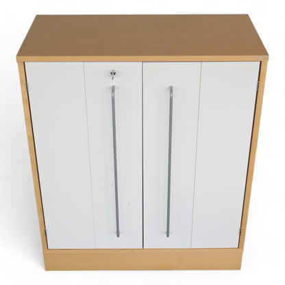 Kvalitetsikret | Horreds låsbare skap i trefarget og hvit