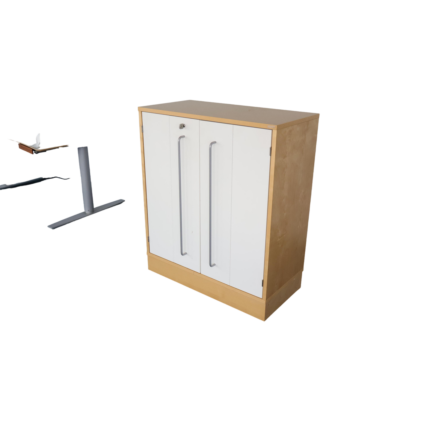 Kvalitetsikret | Horreds låsbare skap i trefarget og hvit