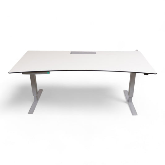 Kvalitetssikret | Linak elektrisk hev/senk skrivebord, 180x90 cm med magebue