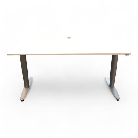 Kvalitetssikret | Kinnarps hev/senk skrivebord, 160x80 cm i hvitt med grå ben