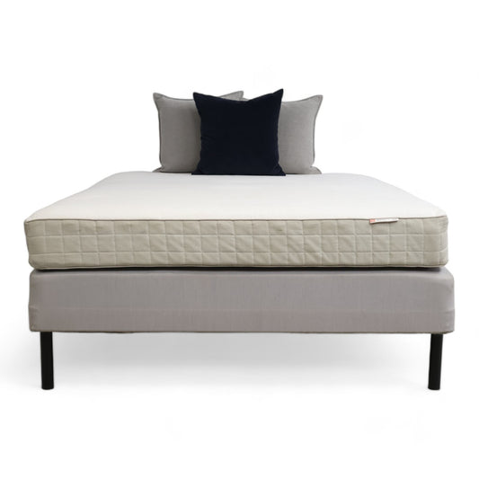 Nyrenset | Grå IKEA Sultan seng med Hafslo madrass