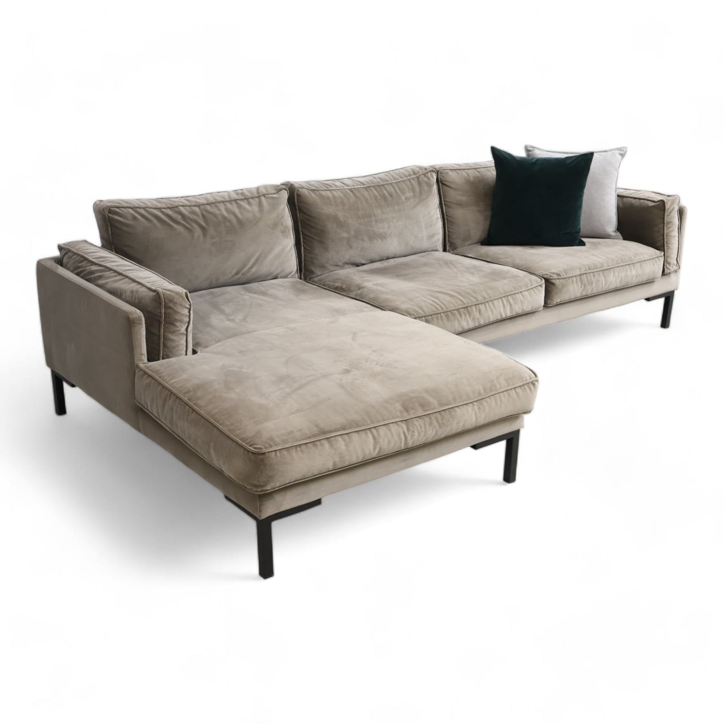 Nyrenset | June sjeselongsofa fra Home&Cottage i taupe velur