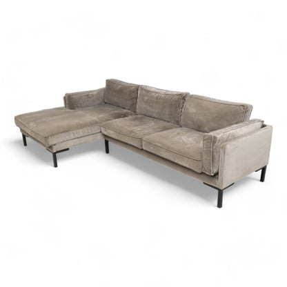 Nyrenset | June sjeselongsofa fra Home&Cottage i taupe velur