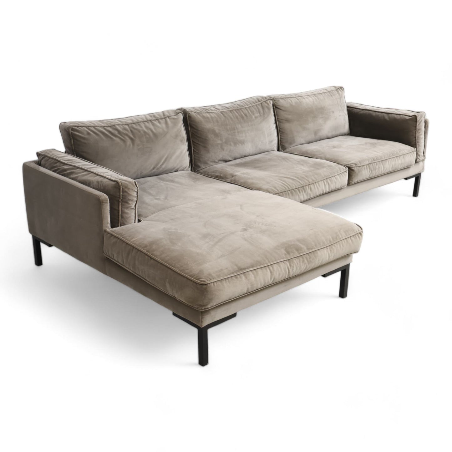Nyrenset | June sjeselongsofa fra Home&Cottage i taupe velur