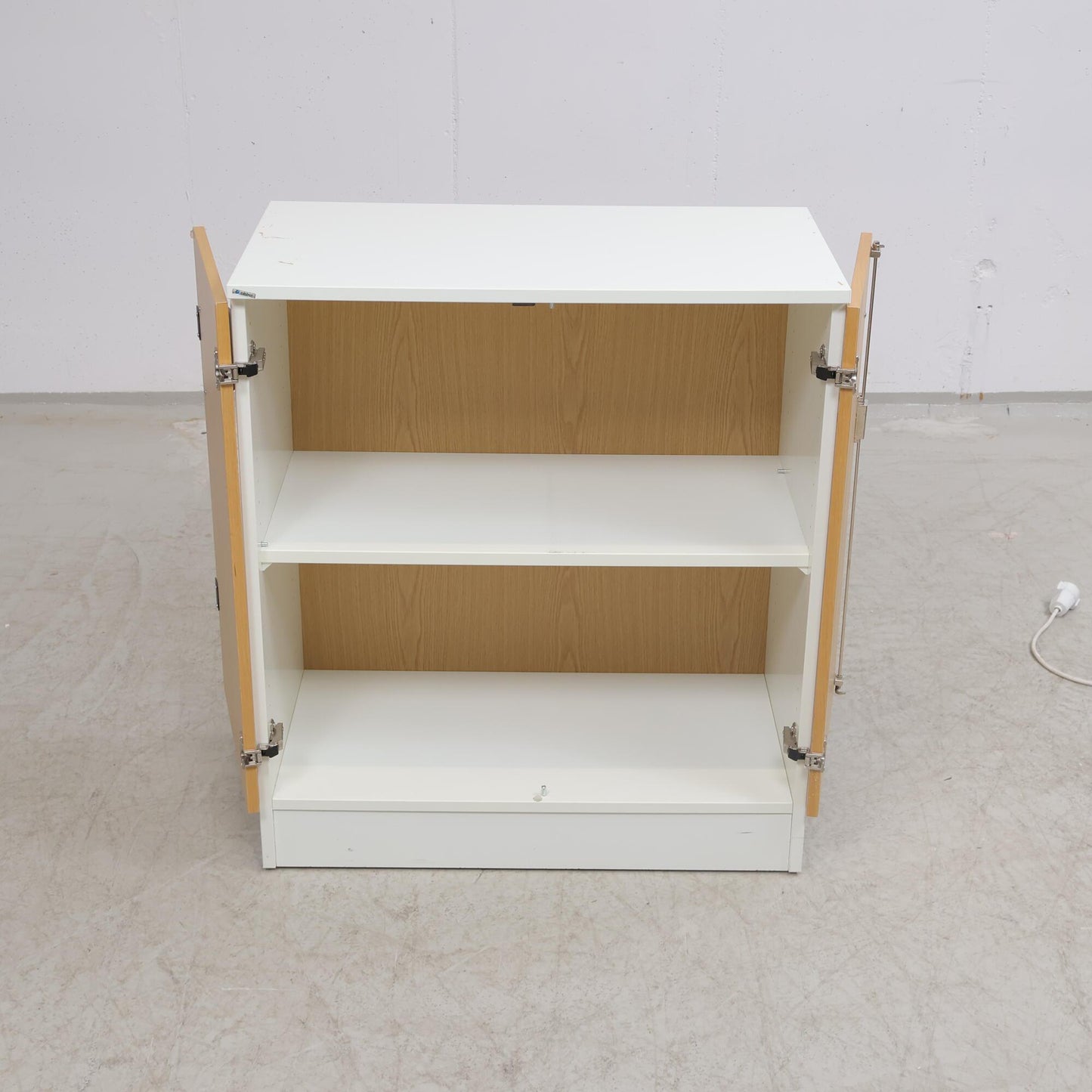 Kvalitetssikret | Edsbyn låsbare arkivskap med tredør