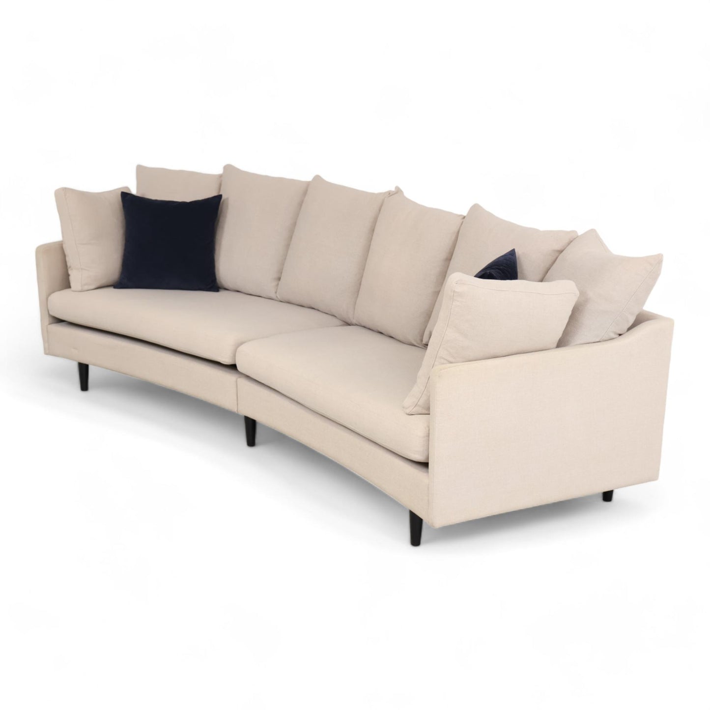 Nyrenset | Bøyd design 3-seter sofa fra Møbelringen i beige tekstil