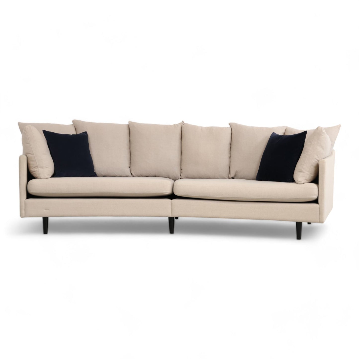 Nyrenset | Bøyd design 3-seter sofa fra Møbelringen i beige tekstil