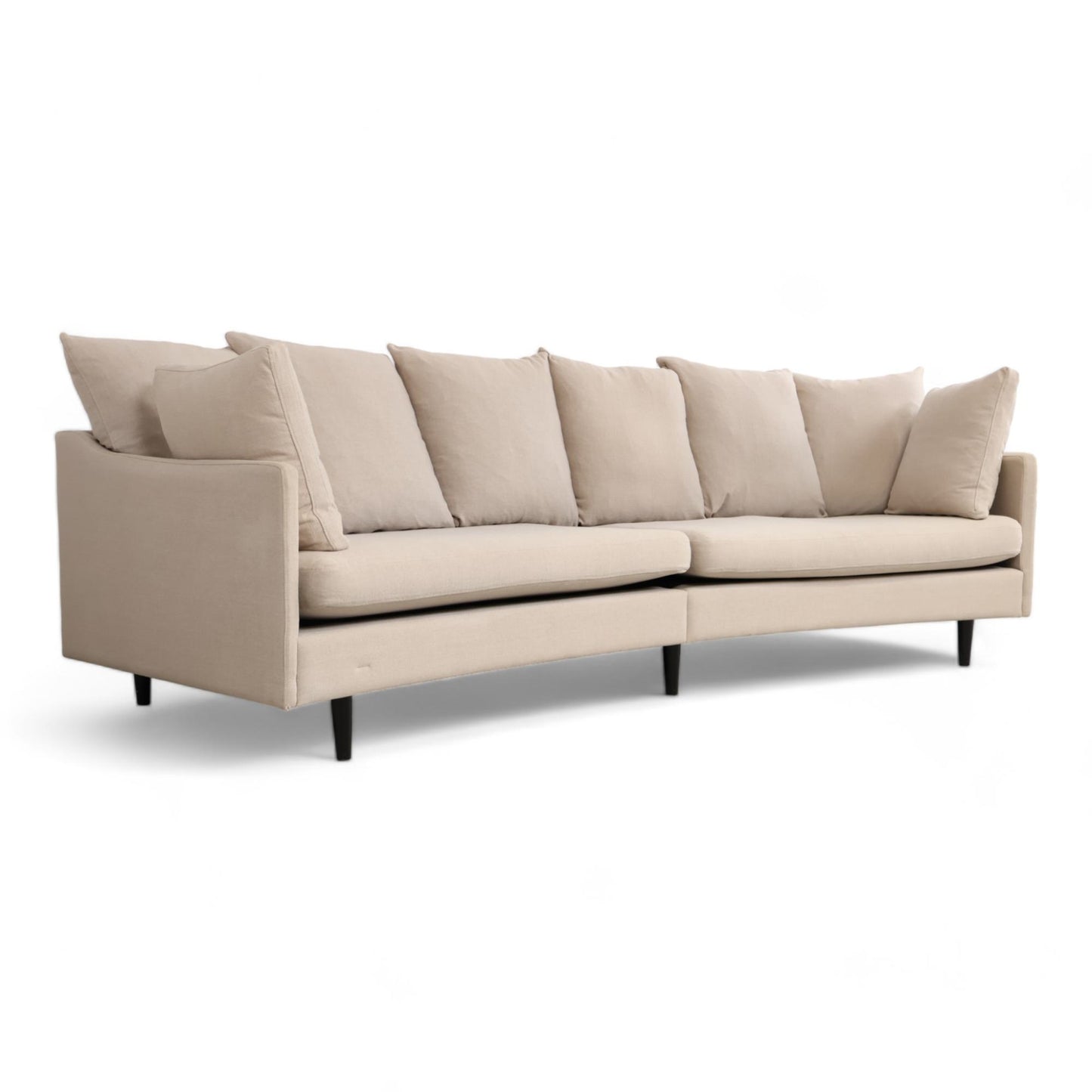 Nyrenset | Bøyd design 3-seter sofa fra Møbelringen i beige tekstil