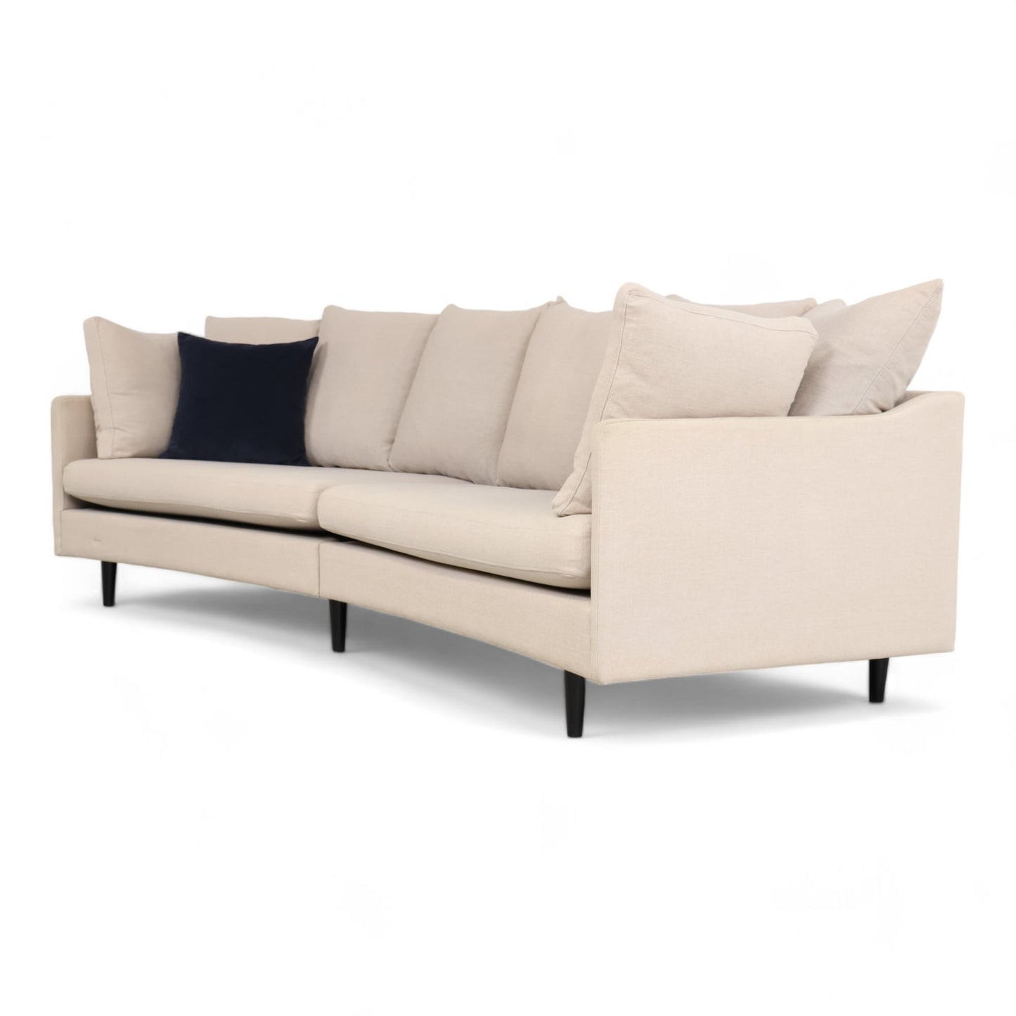 Nyrenset | Bøyd design 3-seter sofa fra Møbelringen i beige tekstil