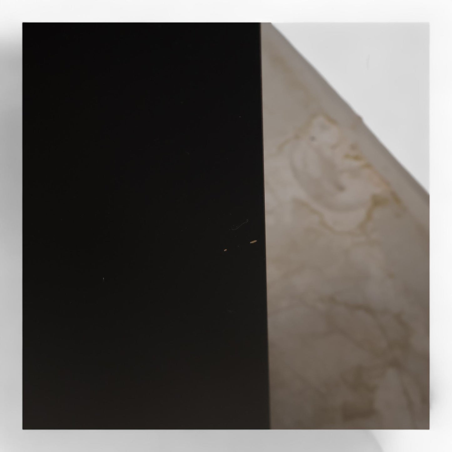 Mino kommode fra Bohus med fire skuffer i sort/eik