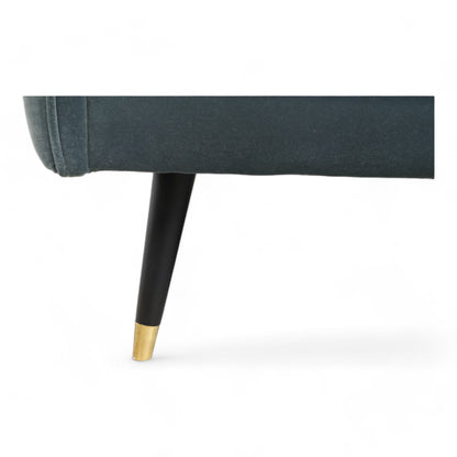 Nyrenset | Ilva 3-seter sofa med puff