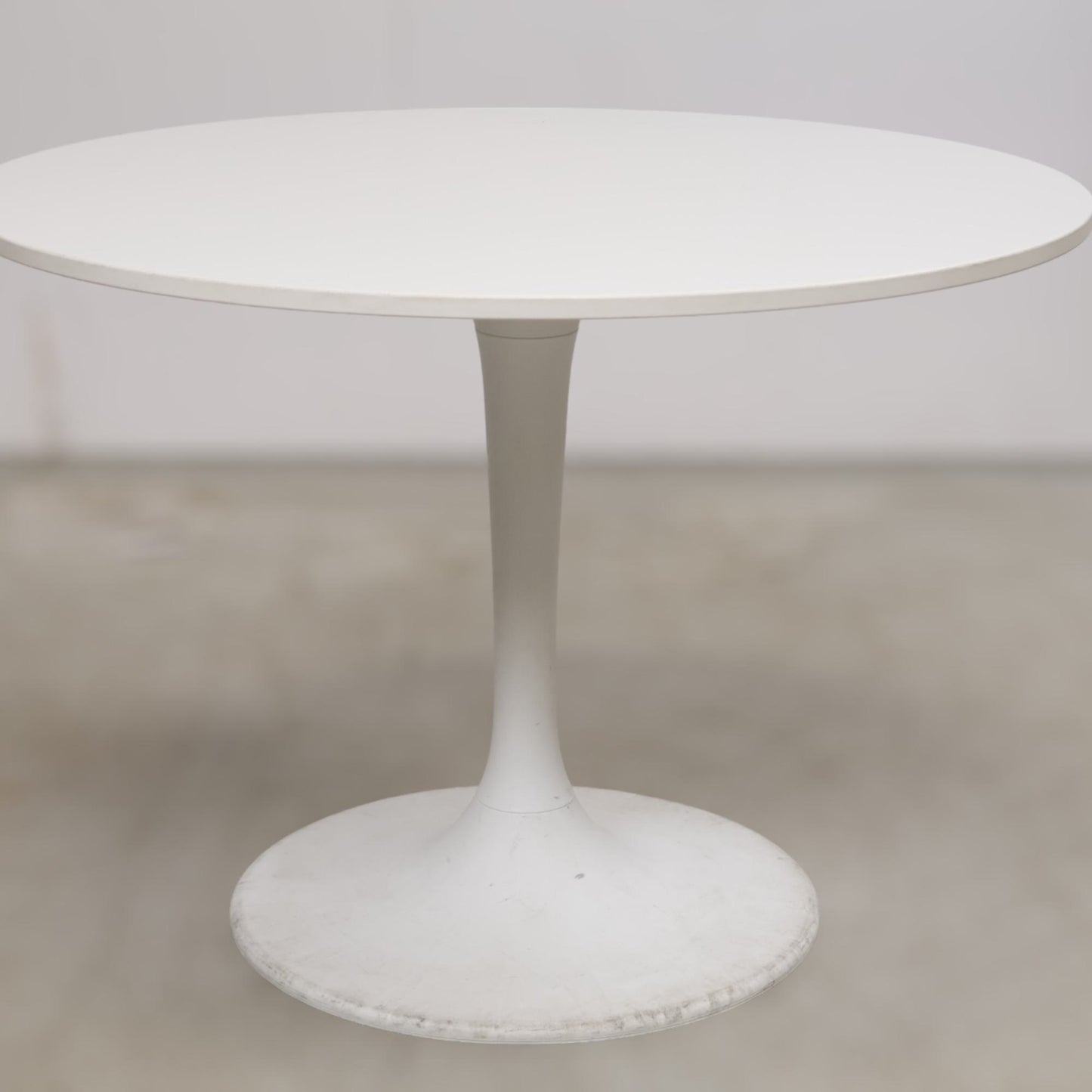 Nyrenset | Hvitt IKEA Docksta rundt spisebord 103cm