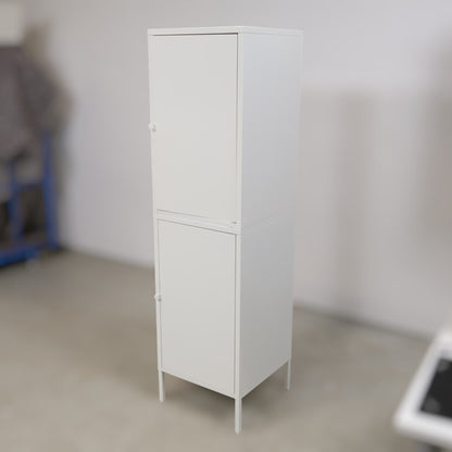 Hvitt skap i metall med to dører