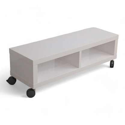 Hvit TV-benk på hjul