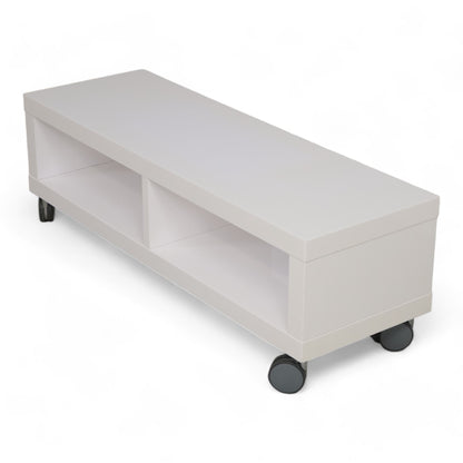 Hvit TV-benk på hjul