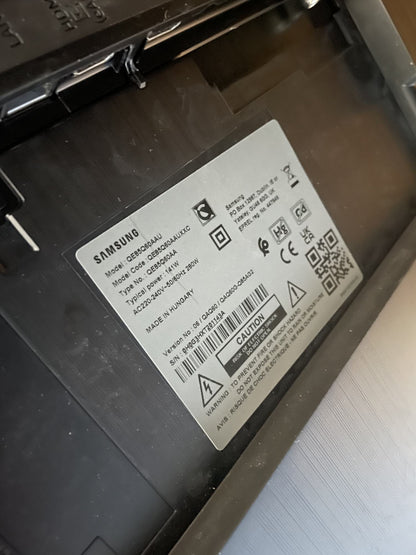 Utmerket tilstand | Samsung QE85Q60AAU Serie 6 85" QLED 4K Smart TV - Sort