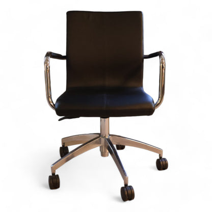 Kontorstol i sort/krom