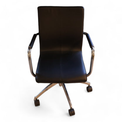 Kontorstol i sort/krom