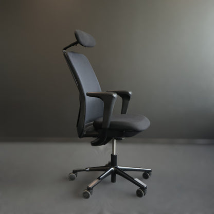 Nyrenset | HÅG SoFi Mesh 7500 kontorstol med armlene og hodehviler