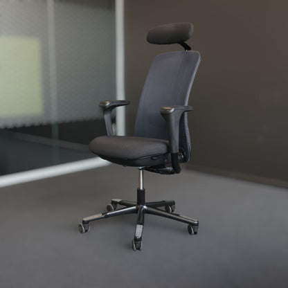 Nyrenset | HÅG SoFi Mesh 7500 kontorstol med armlene og hodehviler