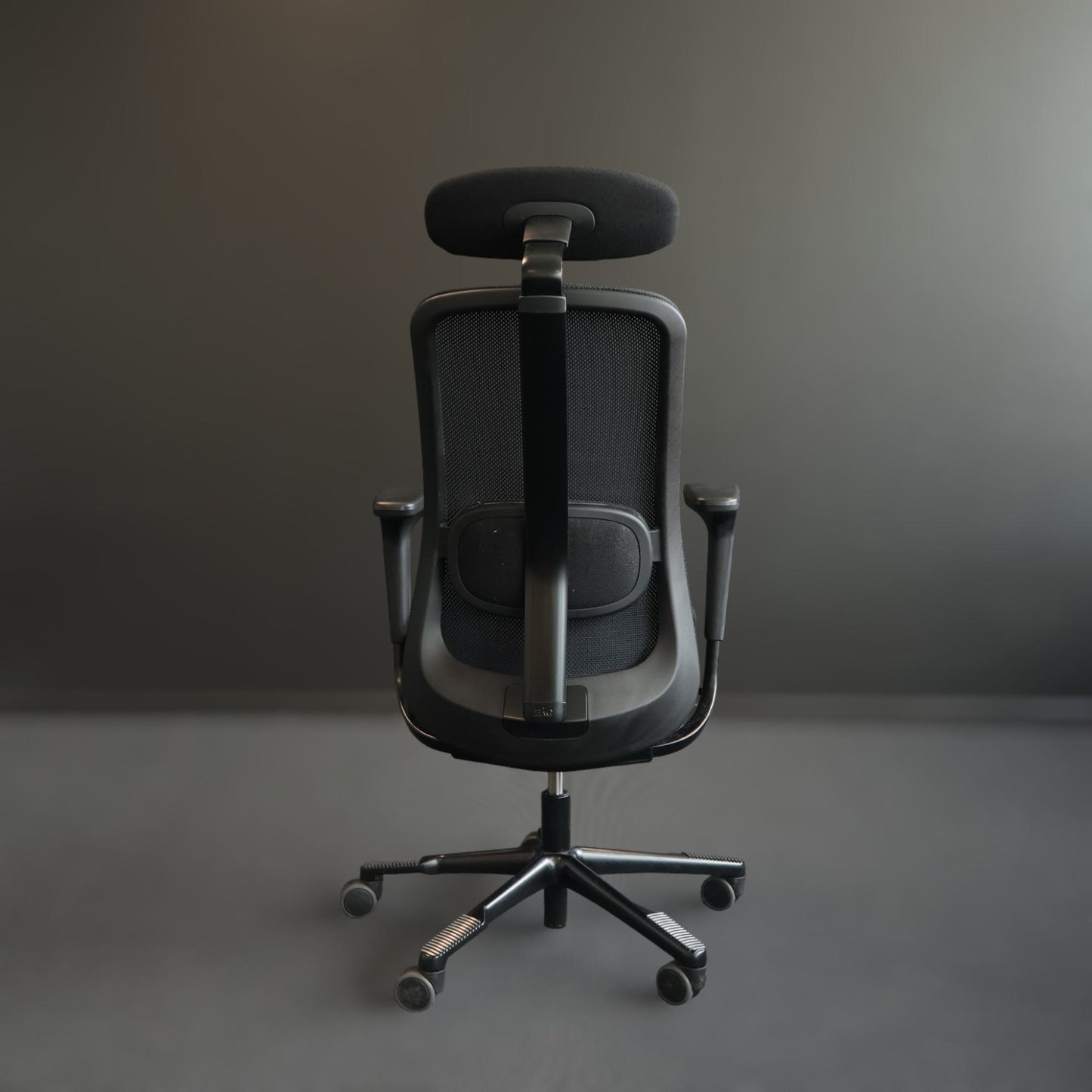 Nyrenset | HÅG SoFi Mesh 7500 kontorstol med armlene og hodehviler