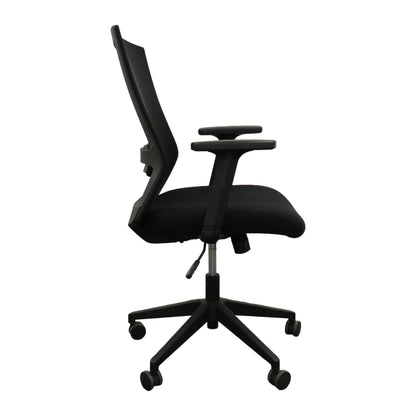 Sort justerbar kontorstol med mesh rygg