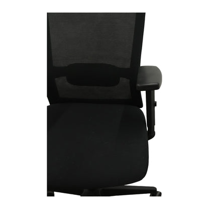 Sort justerbar kontorstol med mesh rygg