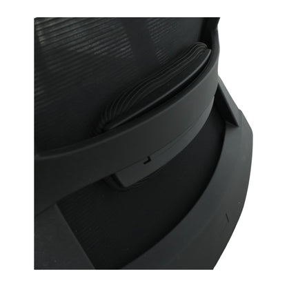 Sort justerbar kontorstol med mesh rygg