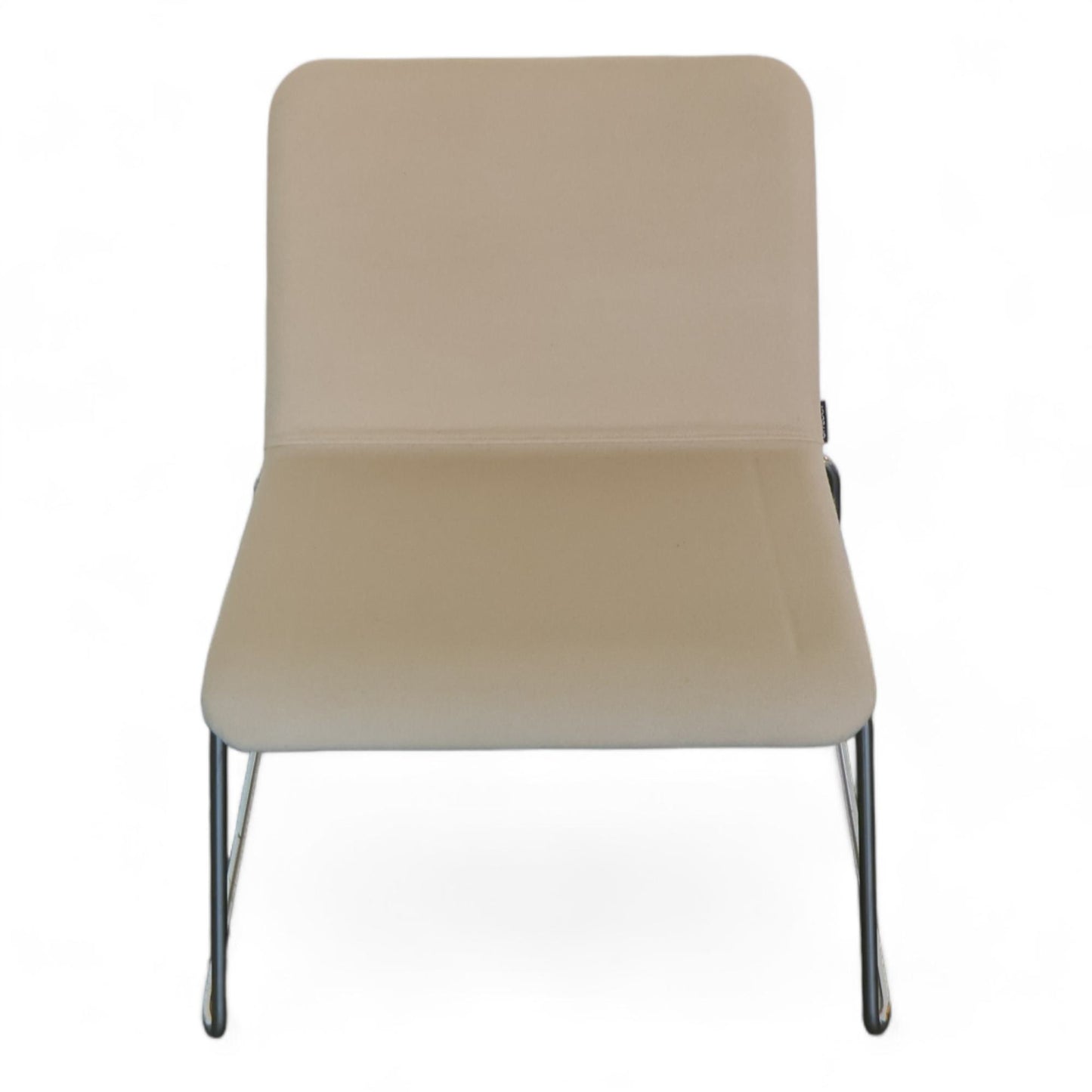 Offecct loungestol med lav rygg i lys grå/beige tekstil