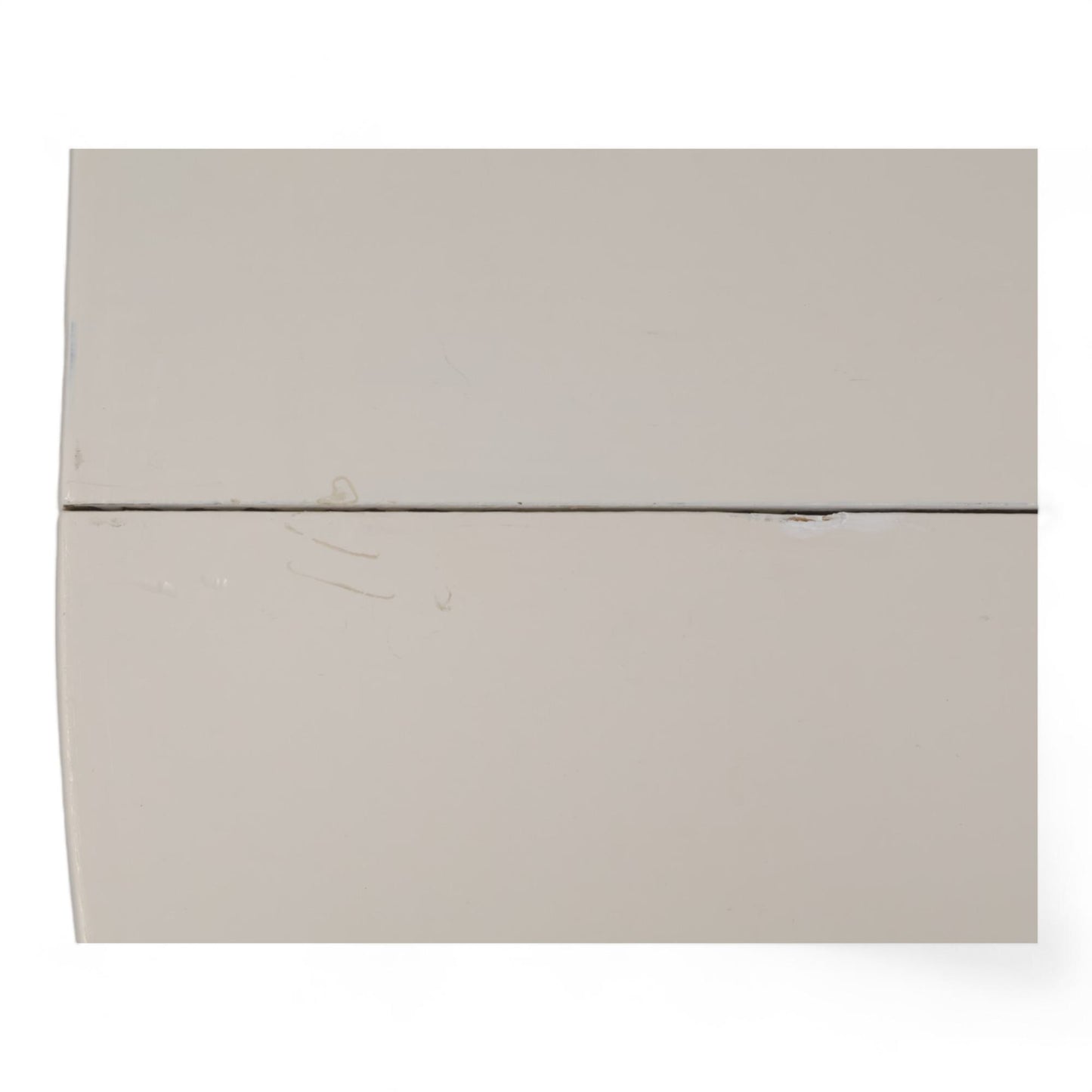 Hvitt rundt spisebord i tre med ileggsplate ø1120cm