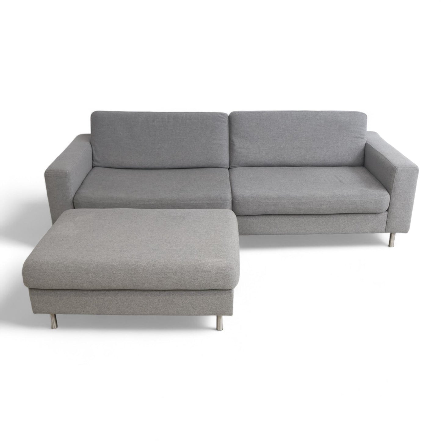 Nyrenset | Lys grå Bolia Scandinavia 3-seter sofa med puff