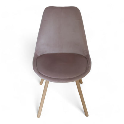 Rosa KASTRUP stoler fra Jysk med eikeben