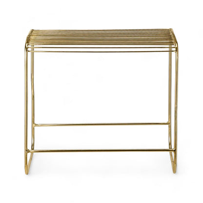 Helt nytt | Bloomingville håndlaget gullfarget trådstol fra Møbelringen