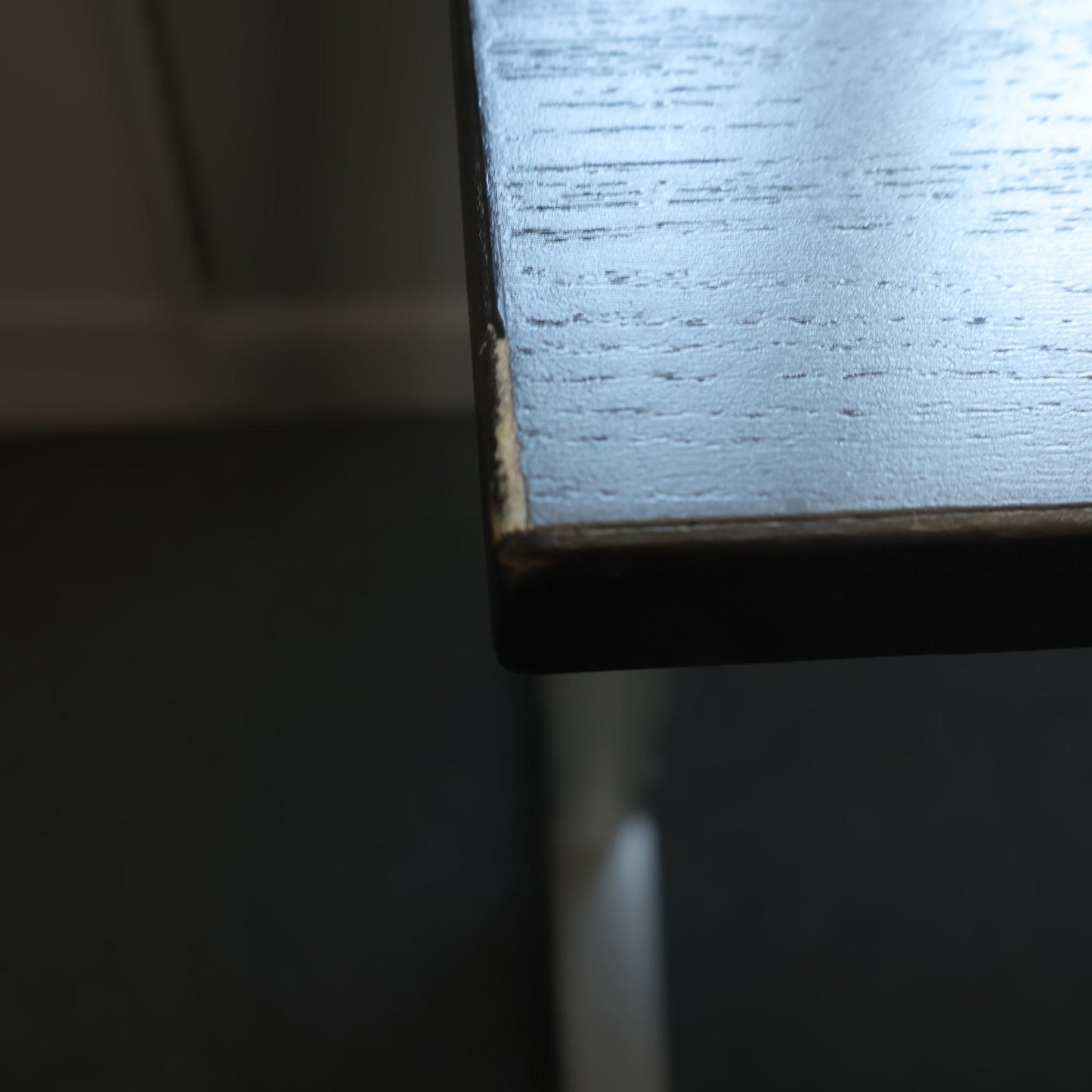 160x120cm Elektrisk hev/senk skrivebord med høyresving og grå bein