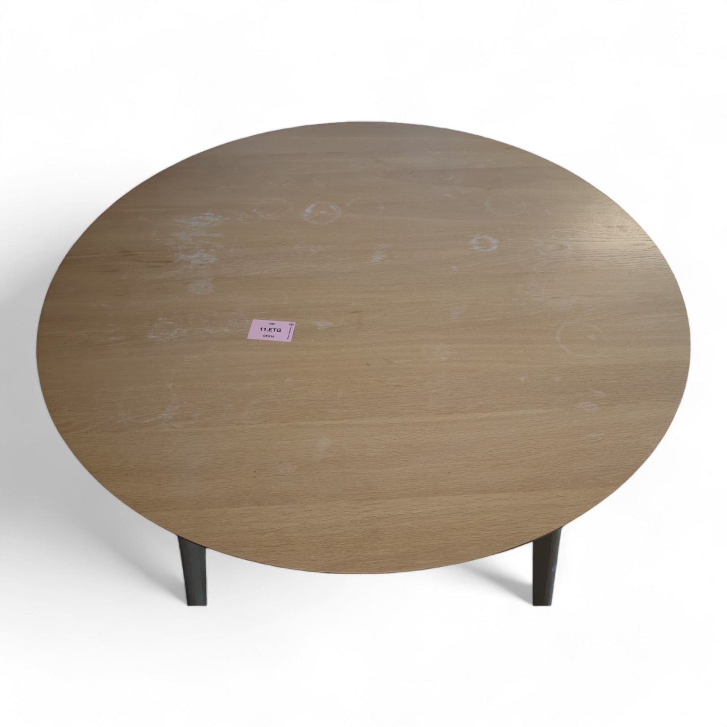 Rundt spisebord i lyst tre fra Jysk