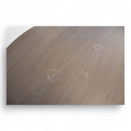 Rundt spisebord i lyst tre fra Jysk