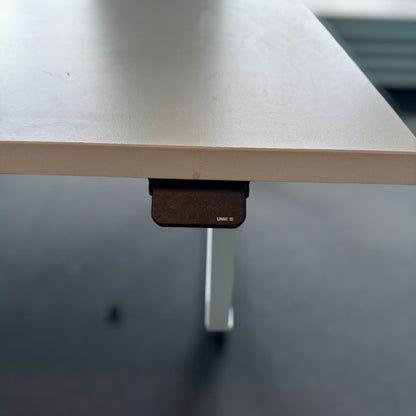 Hvit hev/senk dobbel skrivebordsstasjon