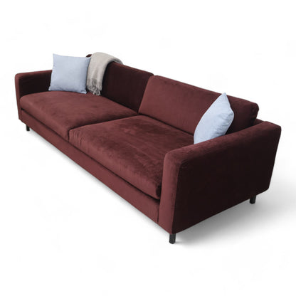 Nyrenset | Skeidar Time 3-seter sofa i burgunder tekstil