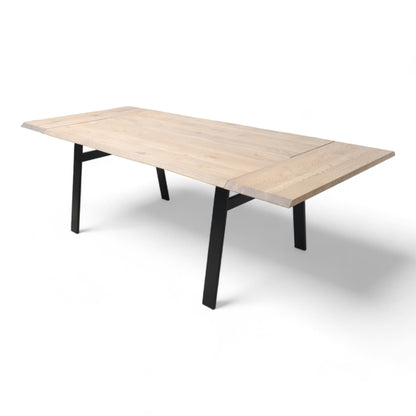 Ubrukt | Saari Spisebord fra A-Møbler